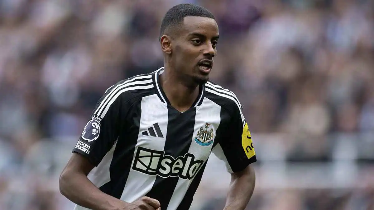 بعد تفاوضه مع الهلال.. إيزاك يصدم نيوكاسل بمطلب تعجيزي