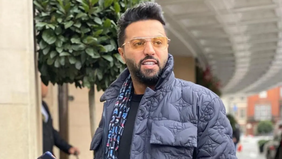 أنباء عن اعتقال يعقوب بوشهري في مطار الكويت