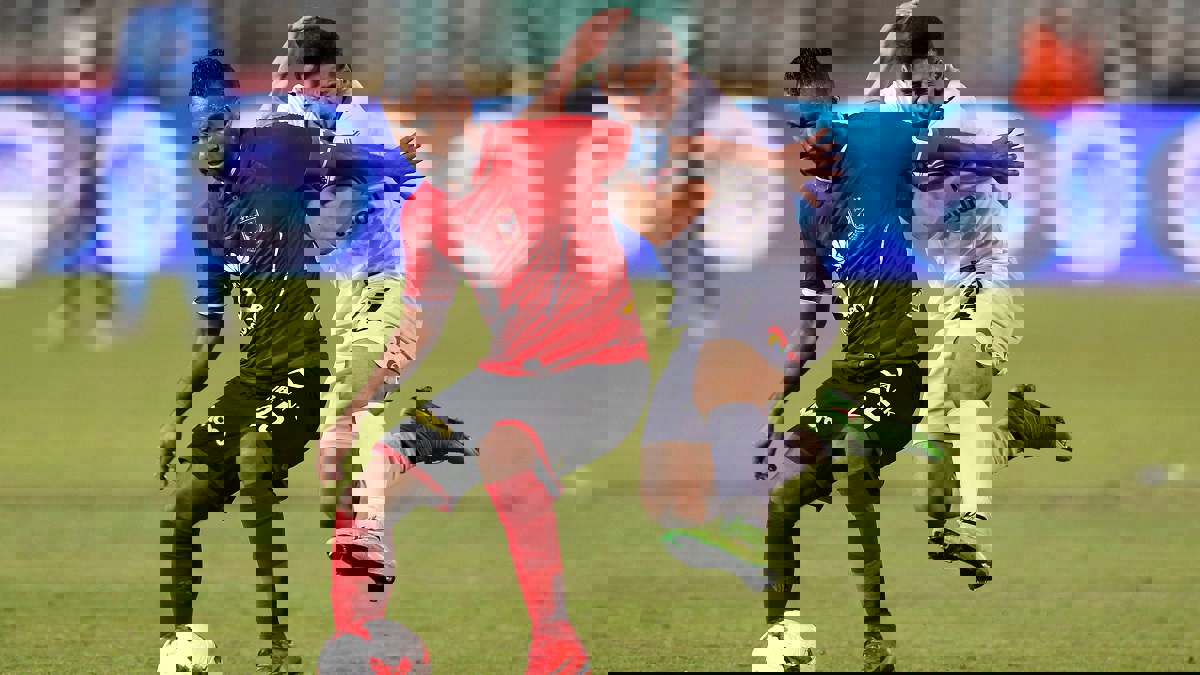 حقيقة تأجيل مباراة الأهلي والزمالك وصورة ستاد برج العرب "غارقًا"