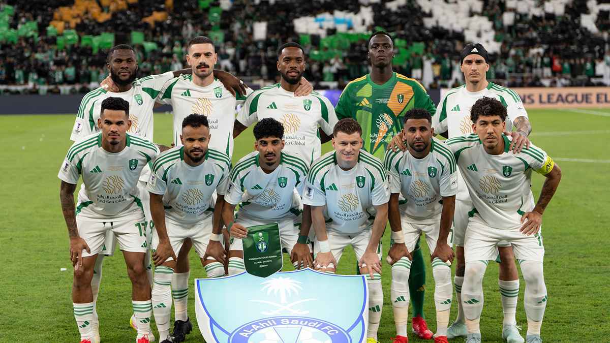 اسم عالمي كبير جدا.. الأهلي السعودي يجهز لصفقة "مزلزلة"