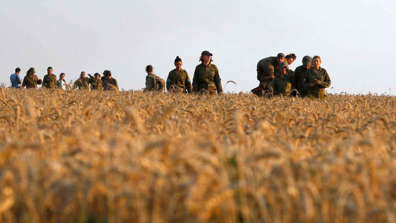 أحرجت الجيش الإسرائيلي.. حادثة عنف وتحرش وطعن بين مجندات