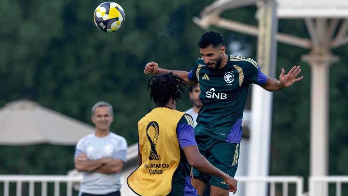 في غياب رينارد.. من سيقود المنتخب السعودي أمام جزر القمر؟