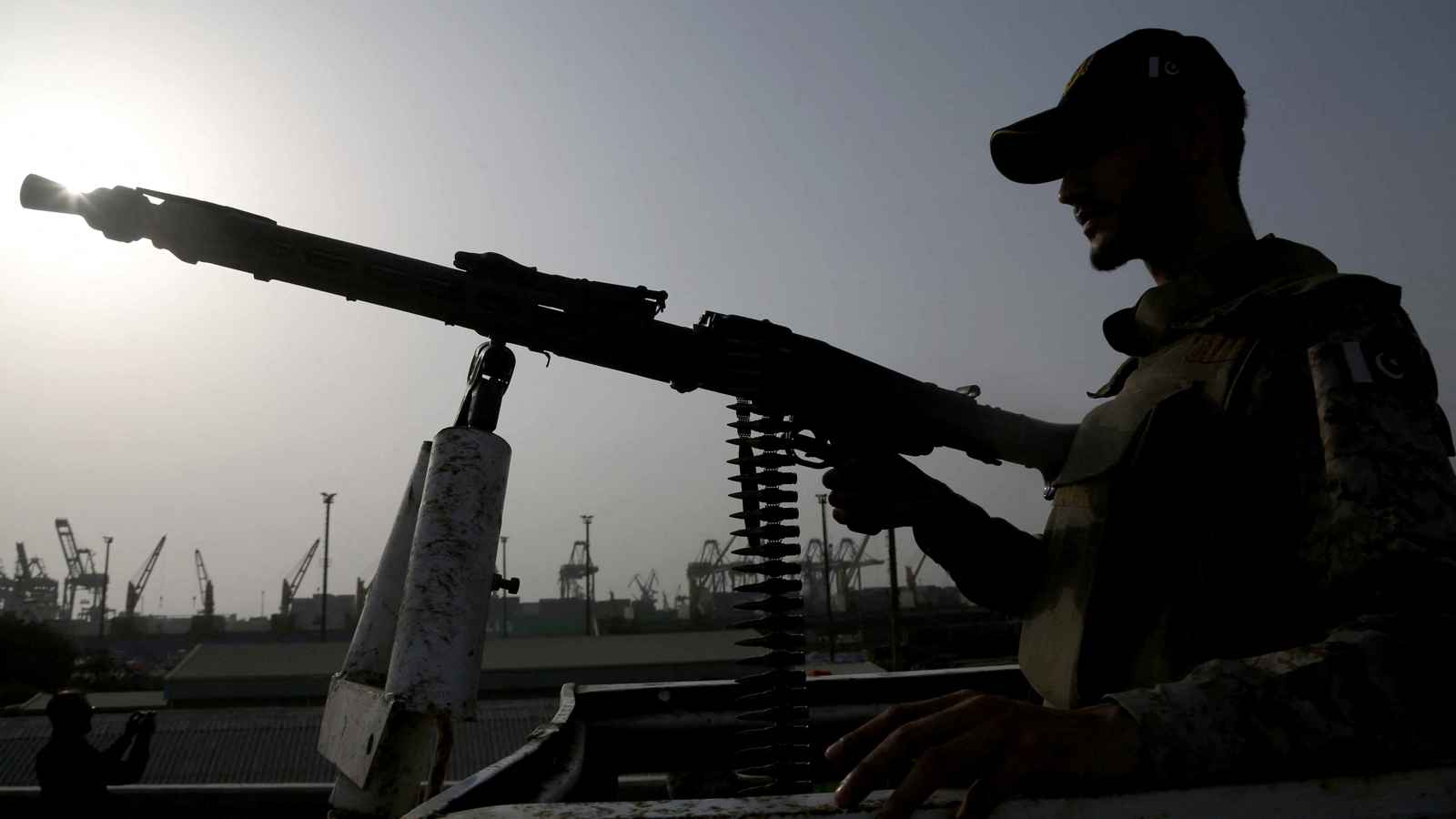 باكستان تعلن تعرض 3 قواعد جوية لهجوم صاروخي هندي (فيديو)