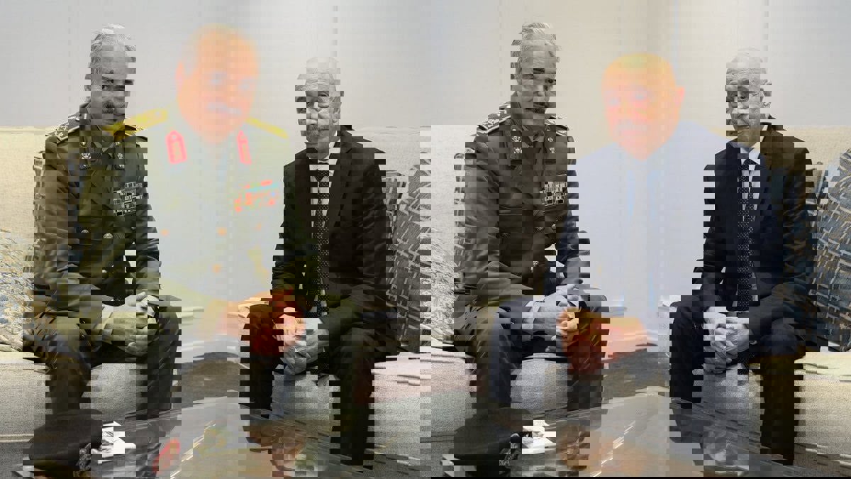 المشير حفتر وعقيلة صالح في زيارة مفاجئة إلى القاهرة