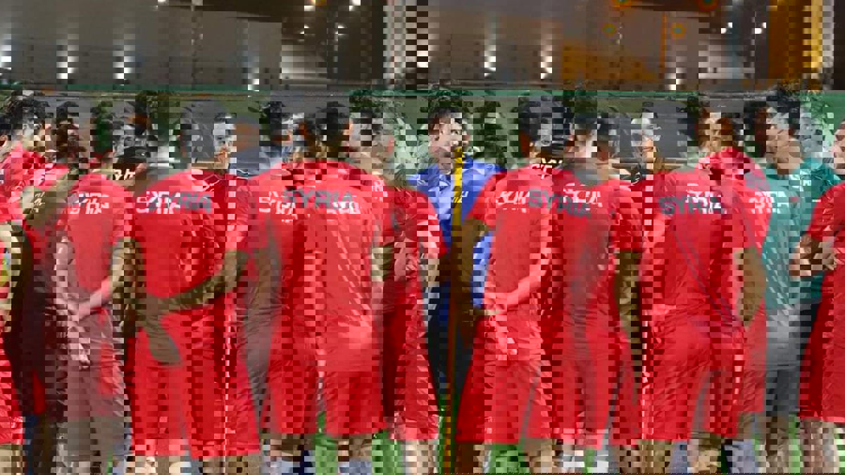 لاعبو منتخب سوريا يثيرون الجدل بالحديث عن الصراعات بعد الخسارة من الصين