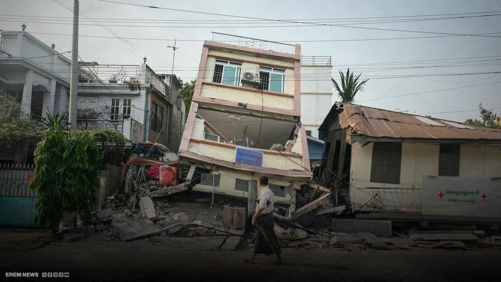 لحظة تمزّق الأرض أمام الكاميرا.. "توثيق نادر لزلزال مميت"