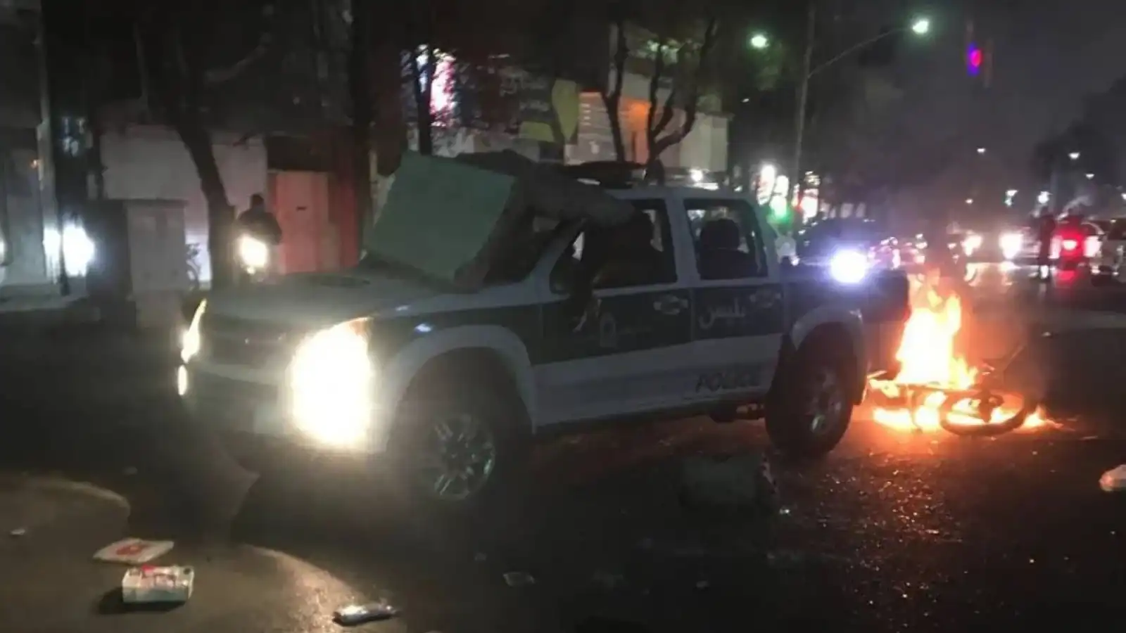 إصابة 250 شرطياً و45 عنصراً من الباسيج إثر تصاعد الاحتجاجات في إيران