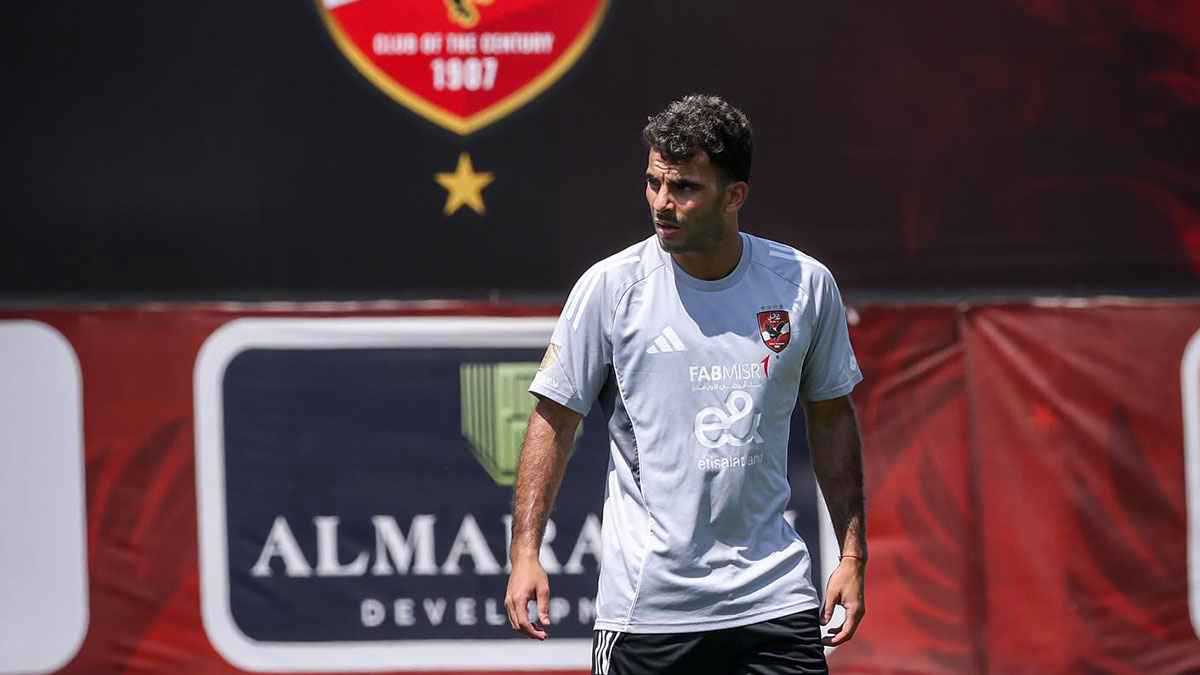 بسبب تهديدات والده.. الأهلي يتخذ قرارا حاسما مع زيزو