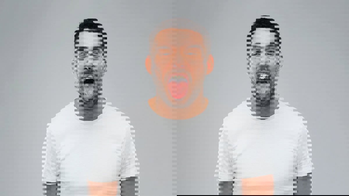 دراسة تكشف علاقة لون اللسان بأمراض القلب