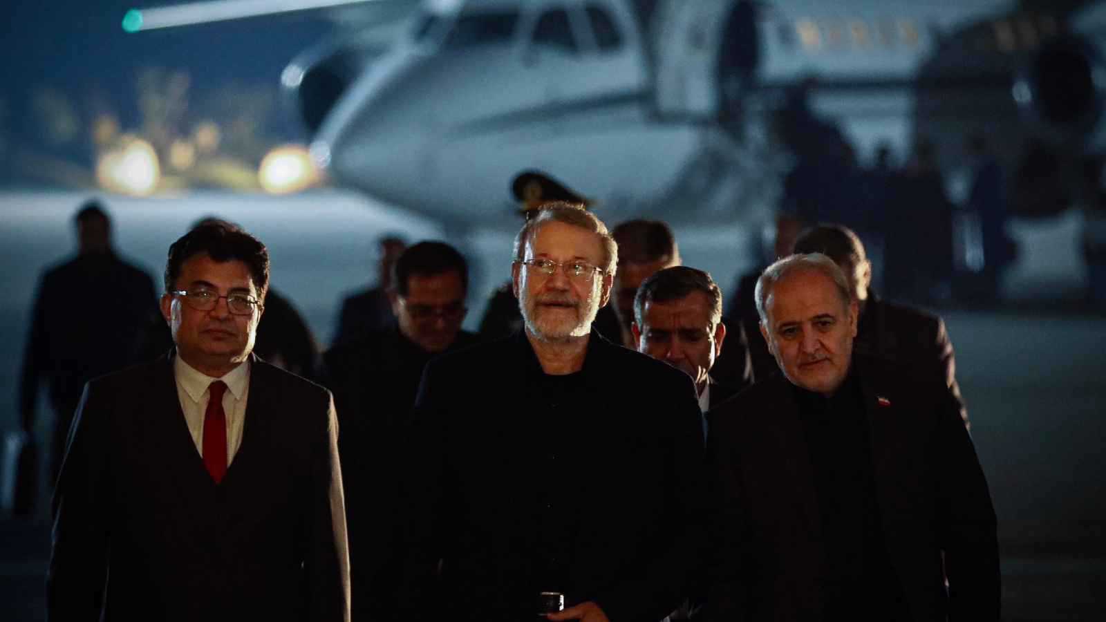 مع تصاعد التوتر بين إيران وإسرائيل.. لاریجاني يصل باكستان لإجراء مباحثات