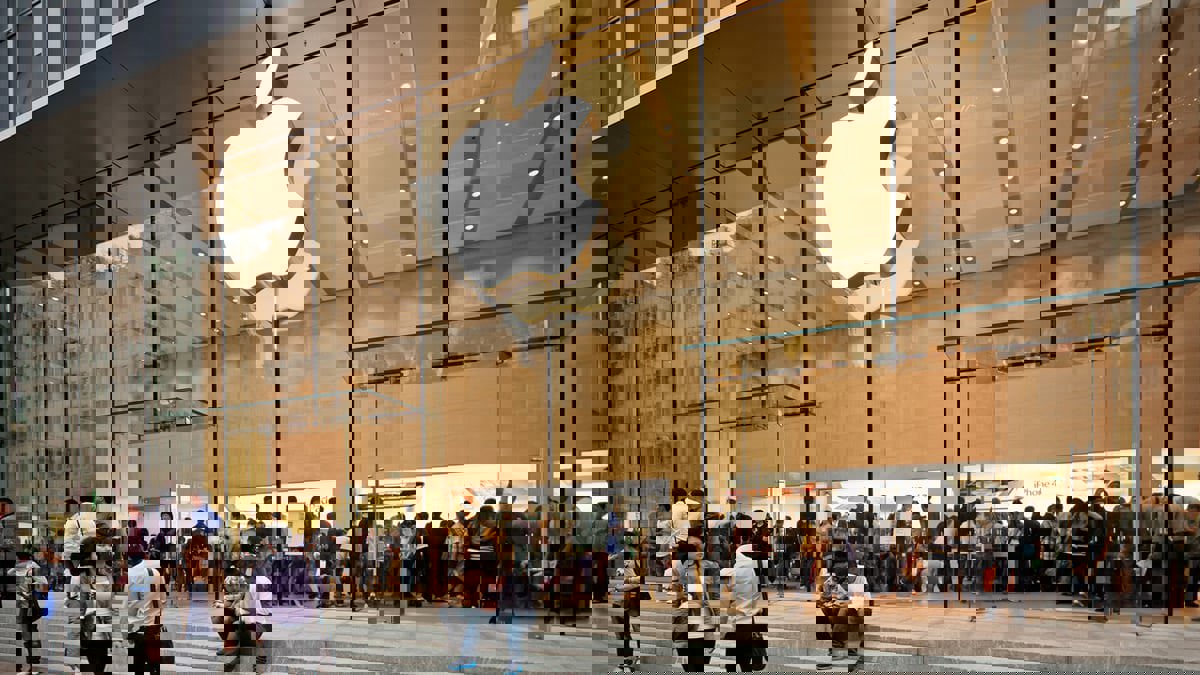 إعلان جديد من "أبل" ينتقد سعي شركات التقنية لجمع بيانات المستخدمين‬