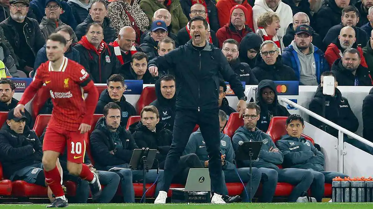 مفاجأة مدوية.. هل يرحل تشابي ألونسو من ريال مدريد لقيادة ليفربول؟