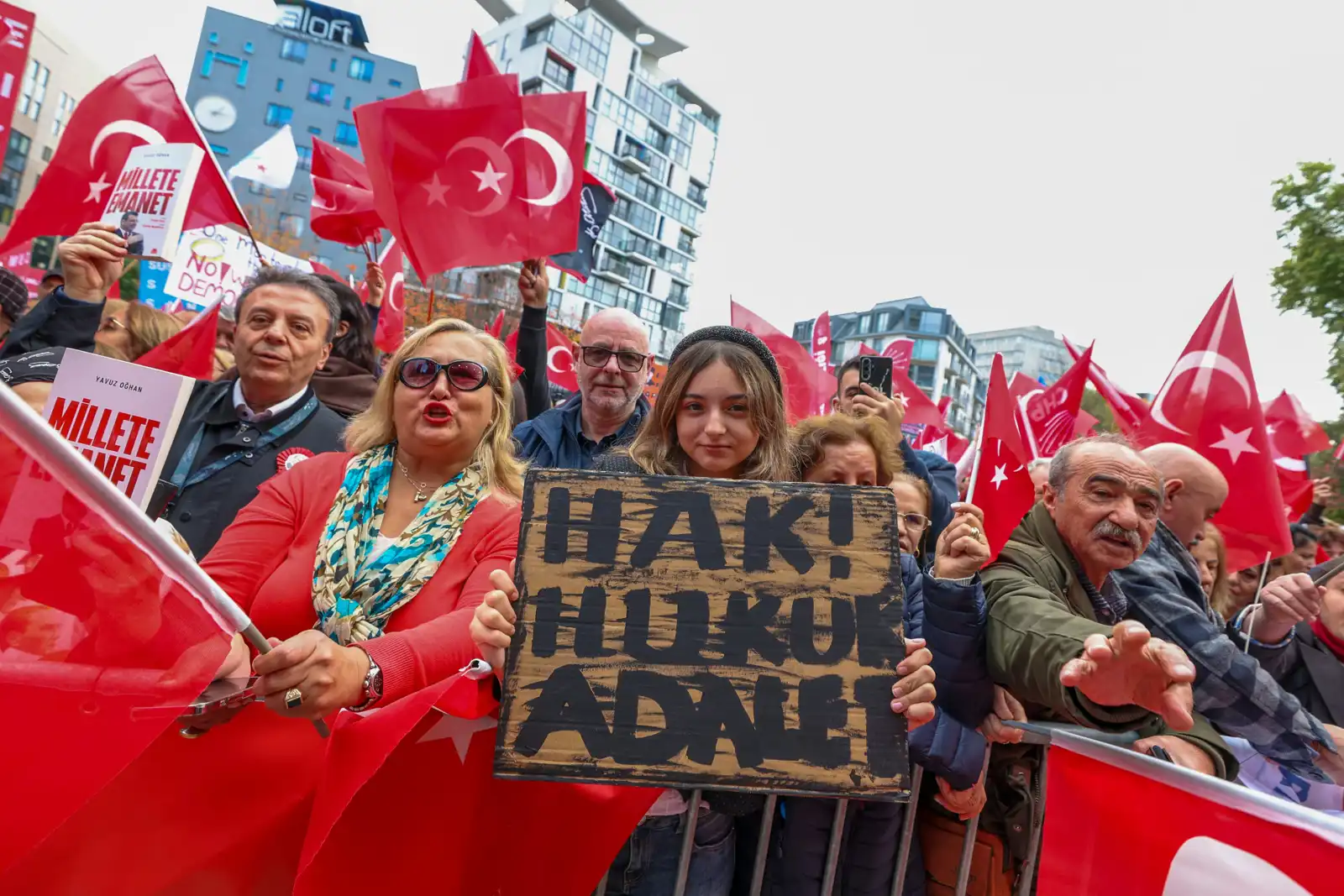 مناصرو حزب الشعب التركي في بروكسل