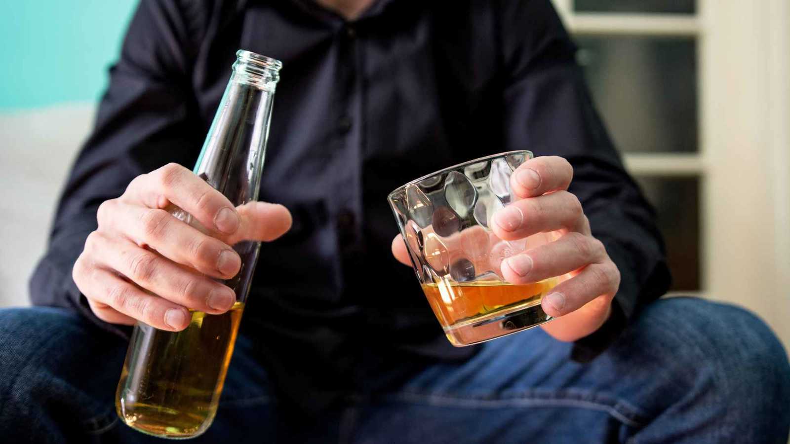 خرافة الشرب المعتدل.. دراسة تنسف "الفوائد" المزعومة للكحول