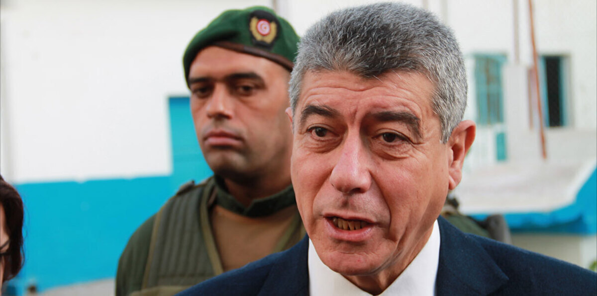 الحكومة التونسية تفتح تحقيقًا في تجاوزات تتعلق بسجن مسؤول أمني