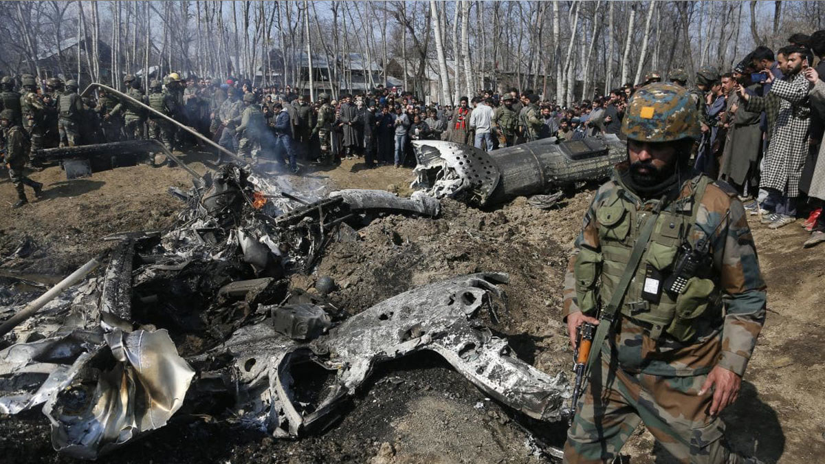 التوتر يحتدم بين باكستان والهند.. وعمران خان يدعو للحوار