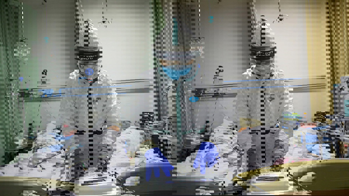 تراجع عدد وفيات كورونا اليومي في إيطاليا وسط تزايد المصابين