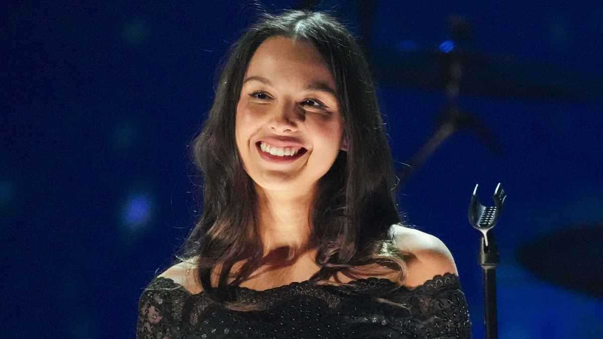 من هي أوليفيا رودريغو التي سيظهر اسمها على قميص برشلونة في الكلاسيكو؟ 