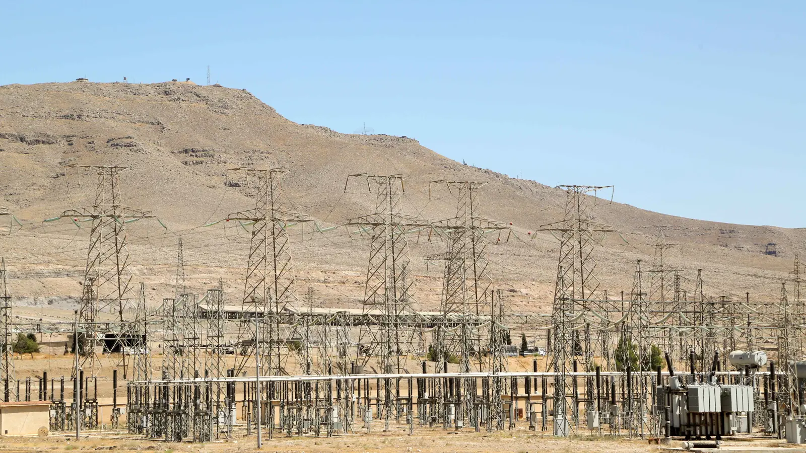 تركيا تدعو إلى تكثيف الاستثمار في قطاع الطاقة السورية