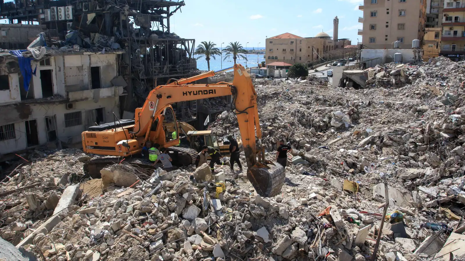 قبل ساعات من محادثات واشنطن.. 3 قتلى بغارة إسرائيلية على جنوب لبنان