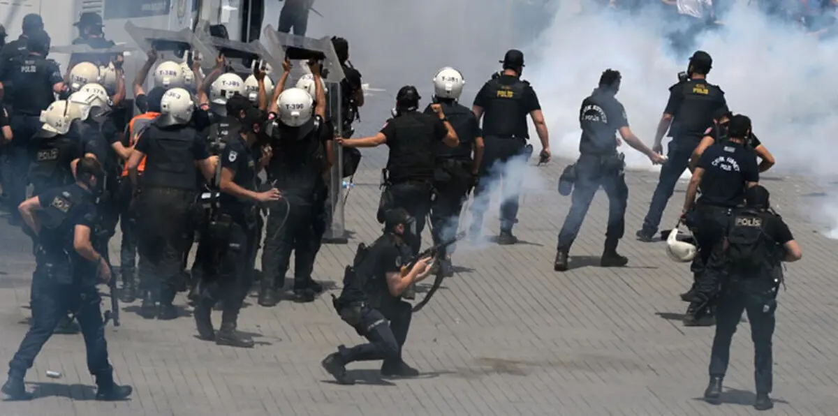 تركيا تعتقل أعضاء بحزب الشعوب الديمقراطي الموالي للأكراد  