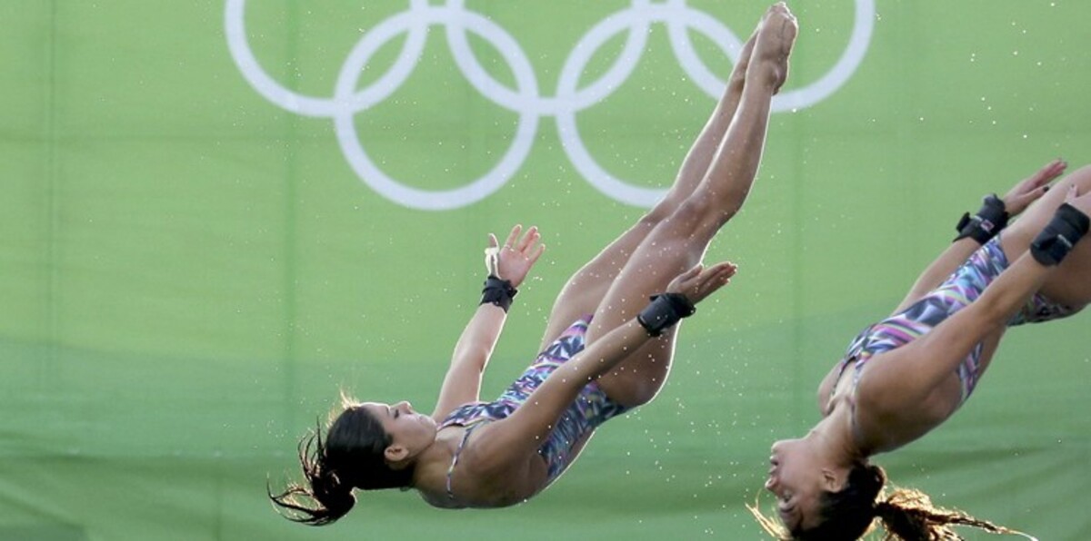 لاعبة برازيليلة تقضي ليلة ساخنة مع صديقها في القرية الأولمبية (فيديو)