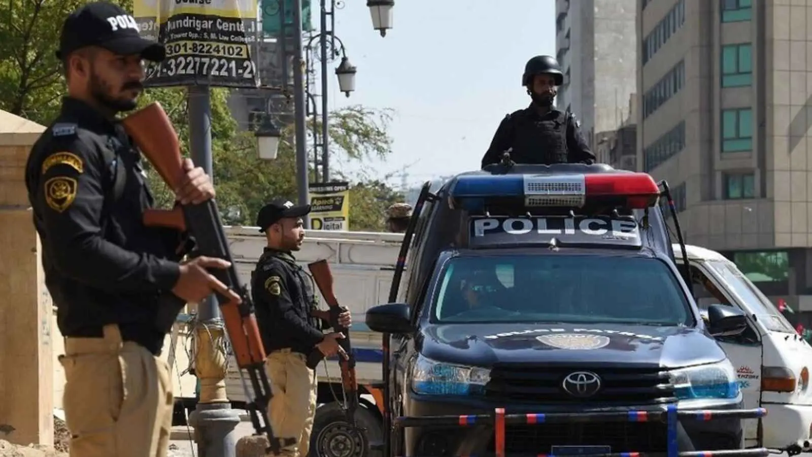 انفجار قنبلة أمام مقر المساعد الخاص لرئيس الوزراء الباكستاني