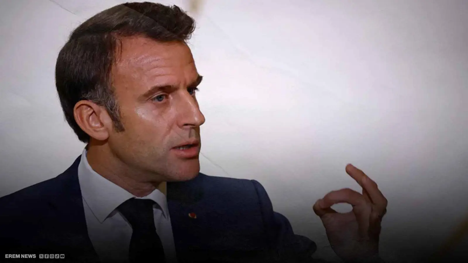 ماكرون وحزب الله.. اتفاق من تحت الطاولة يكشف سيطرة فرنسية على مرفأ بيروت