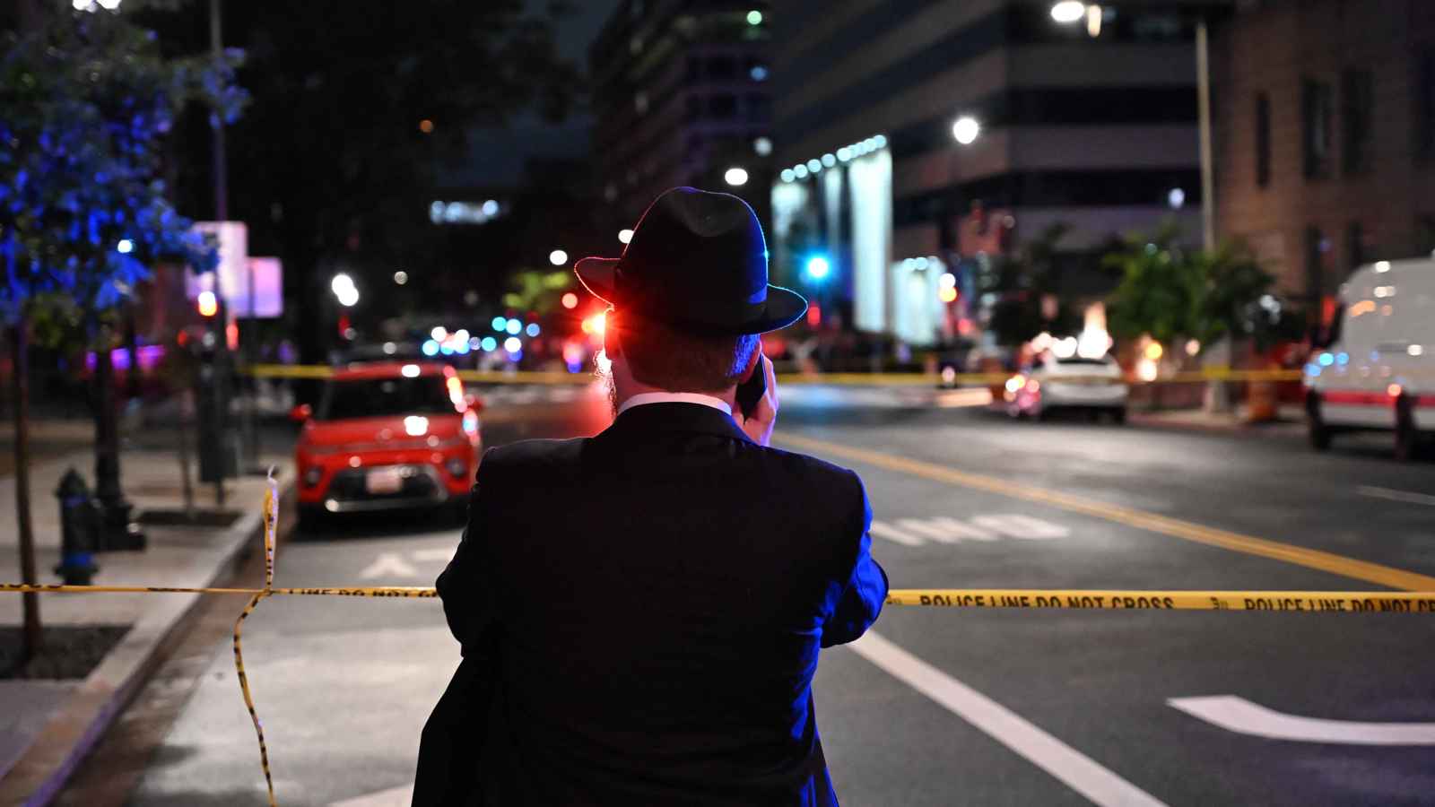 غادر قبله بدقائق.. قيادي استيطاني ينجو من "هجوم واشنطن"