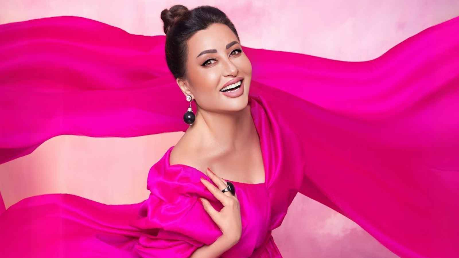 بعد فاجعة شقيقها.. لطيفة تتحدى الحزن بالموسيقى