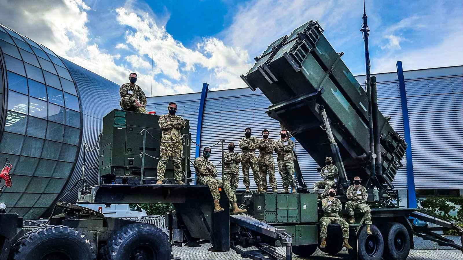 "نيوزويك": تجربة الشرق الأوسط عززت الدفاع الجوي الأمريكي