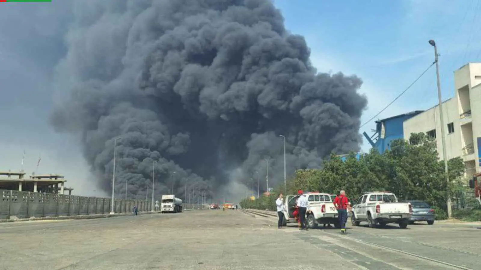 انفجارات جديدة بميناء الشهيد رجائي في بندر عباس مع اتساع رقعة النيران (فيديو)