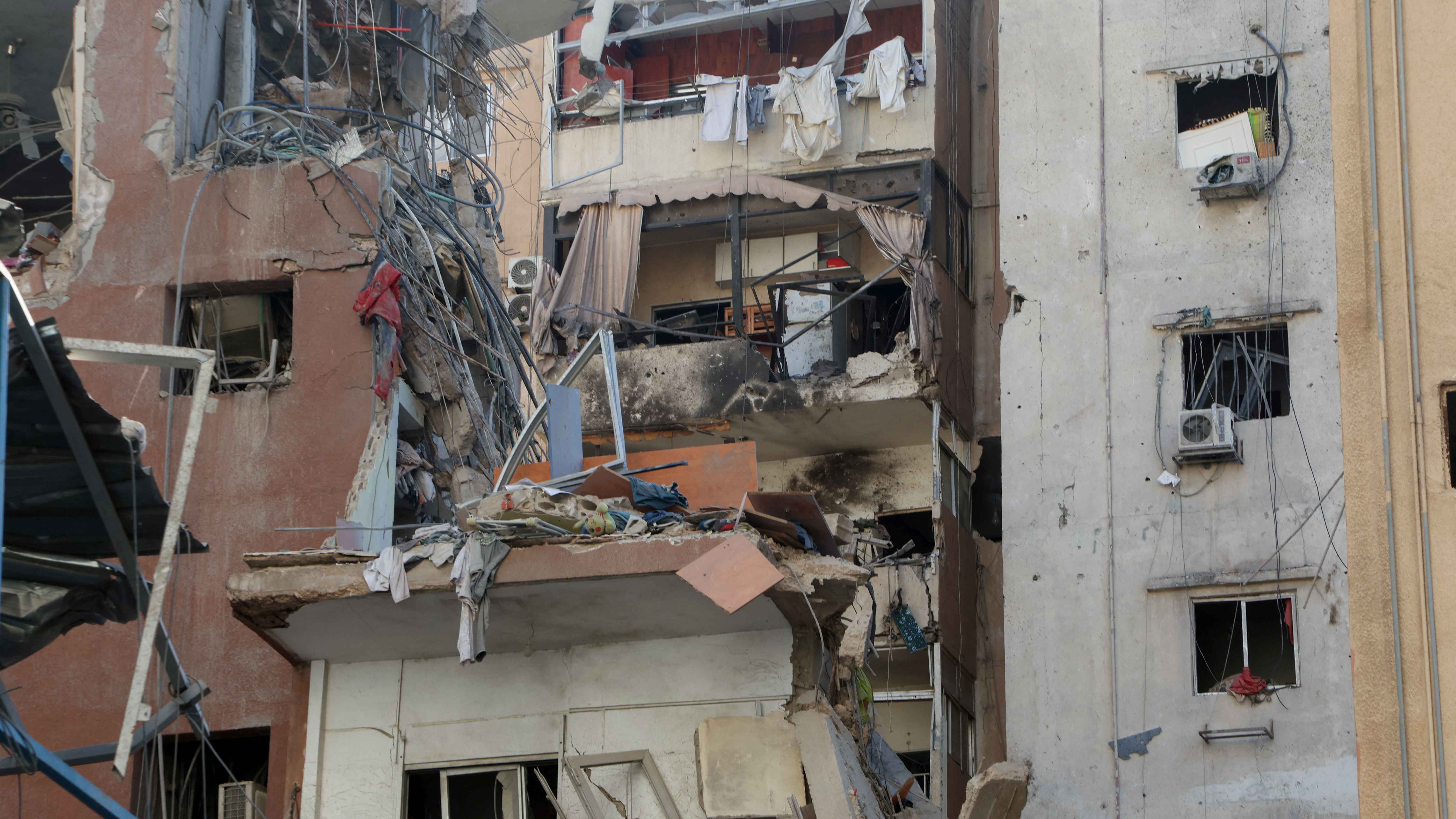 معاريف: اغتيال هنية أفسد الاحتفال الإيراني بتنصيب بزشكيان