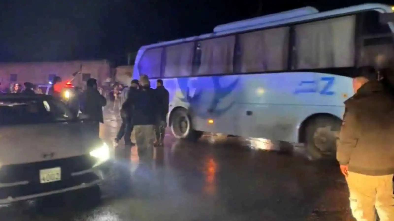 حافلات تقل مسلحي "قسد" تغادر حي "الشيخ مقصود" نحو شمال شرق سوريا