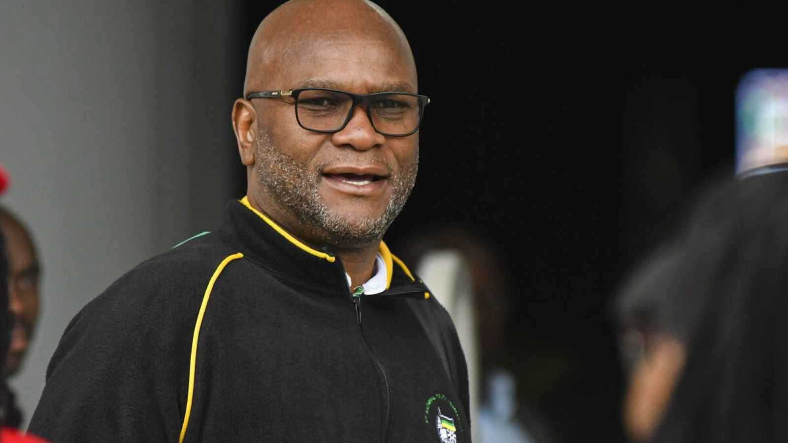 سفير  جنوب أفريقيا لدى  فرنسا، نكوسينَاثِي إيمانويل مثيثوا