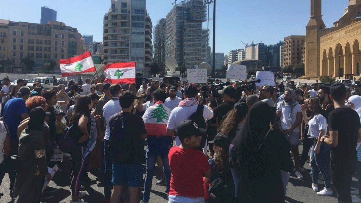 الشرطة اللبنانية تزيل مخيم احتجاج وسط بيروت