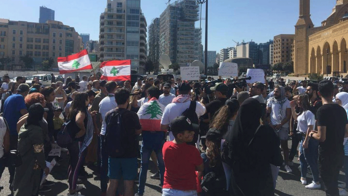 الشرطة اللبنانية تزيل مخيم احتجاج وسط بيروت