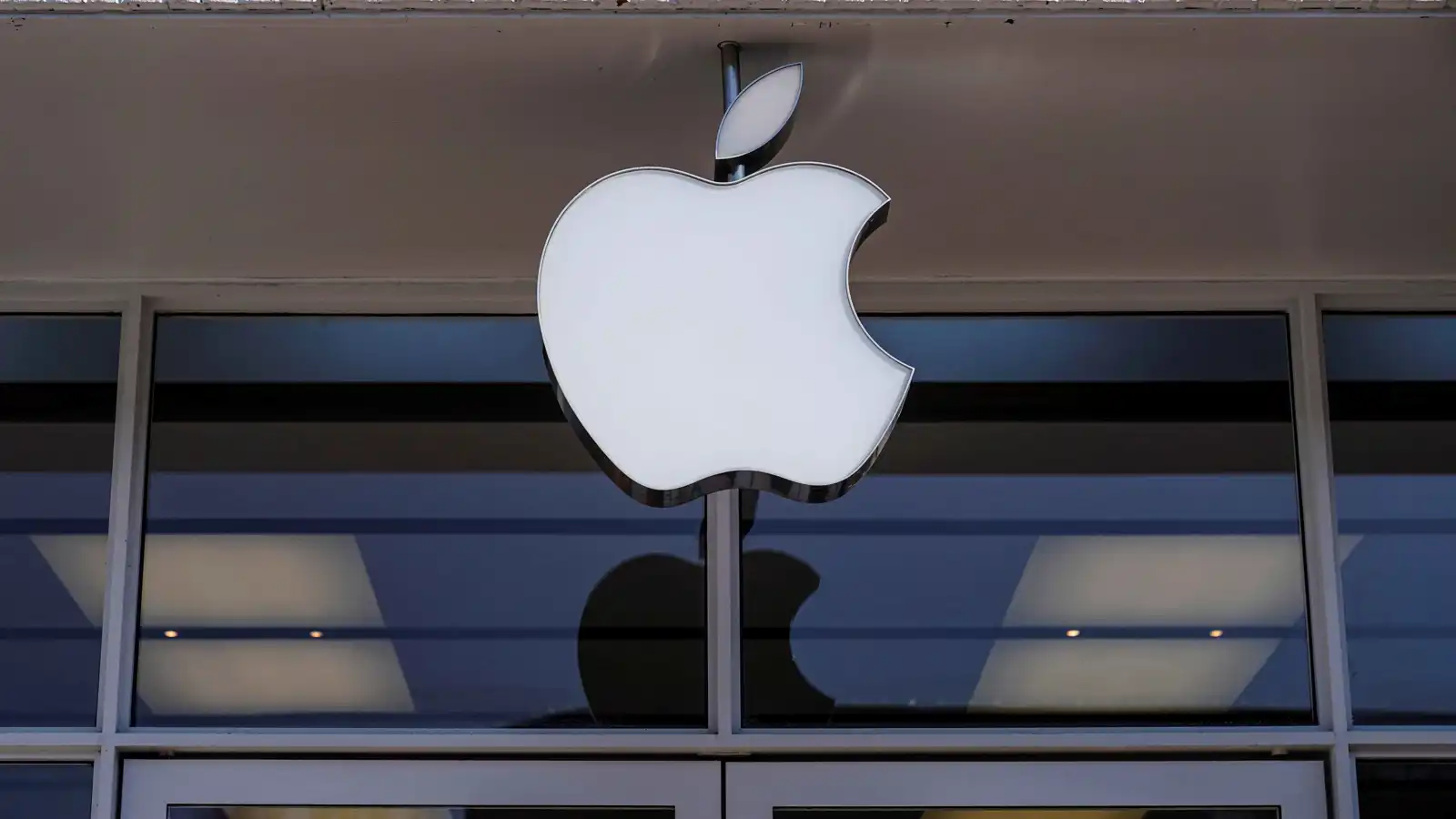 أبل تستعد لإطلاق 5 منتجات جديدة في مارس