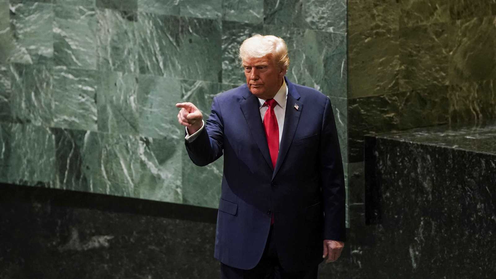 البيت الأبيض يهدد بفصل المسؤول عن توقف السلم الكهربائي لترامب بالأمم المتحدة