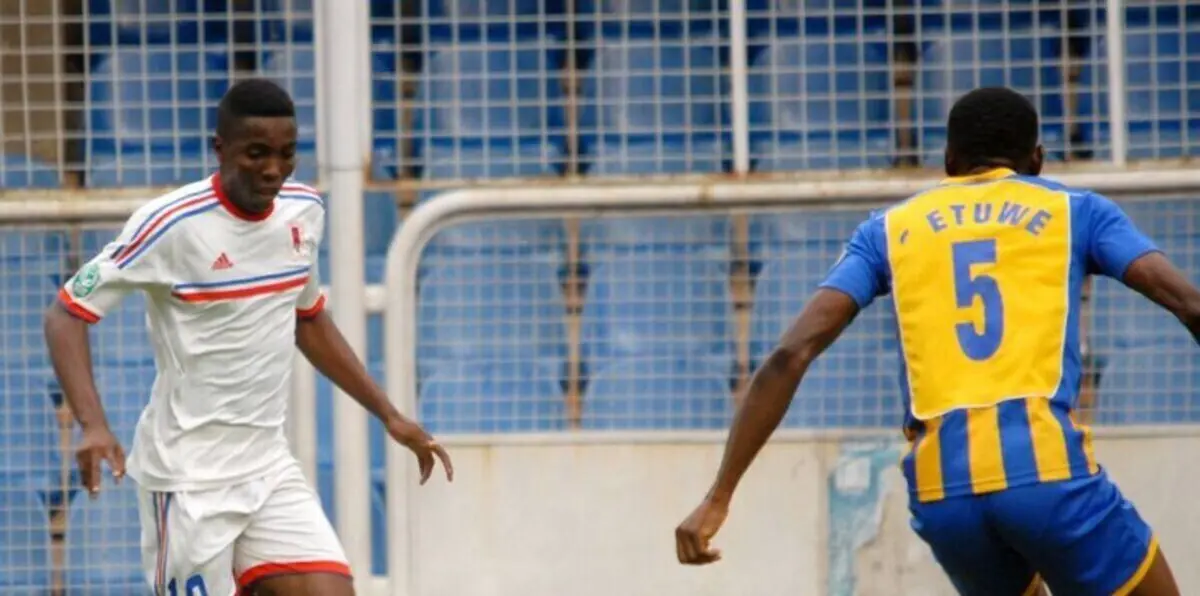 مهاجم منتخب نيجيريا على أبواب الزمالك المصري