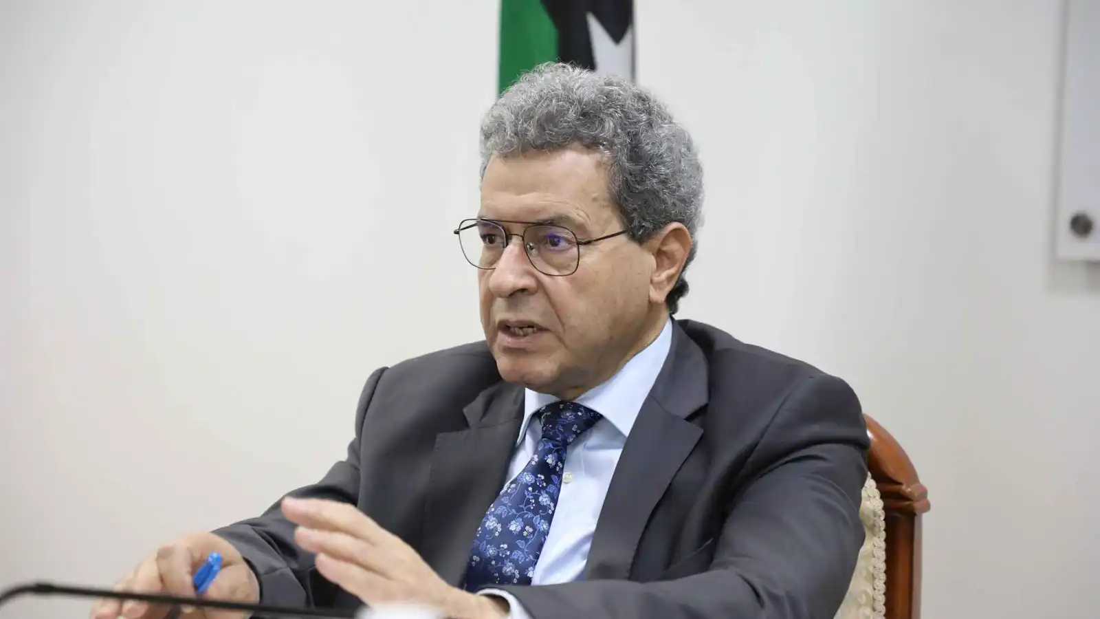 الكشف عن أسباب اعتقال وزير النفط السابق محمد عون في مطار معيتيقة