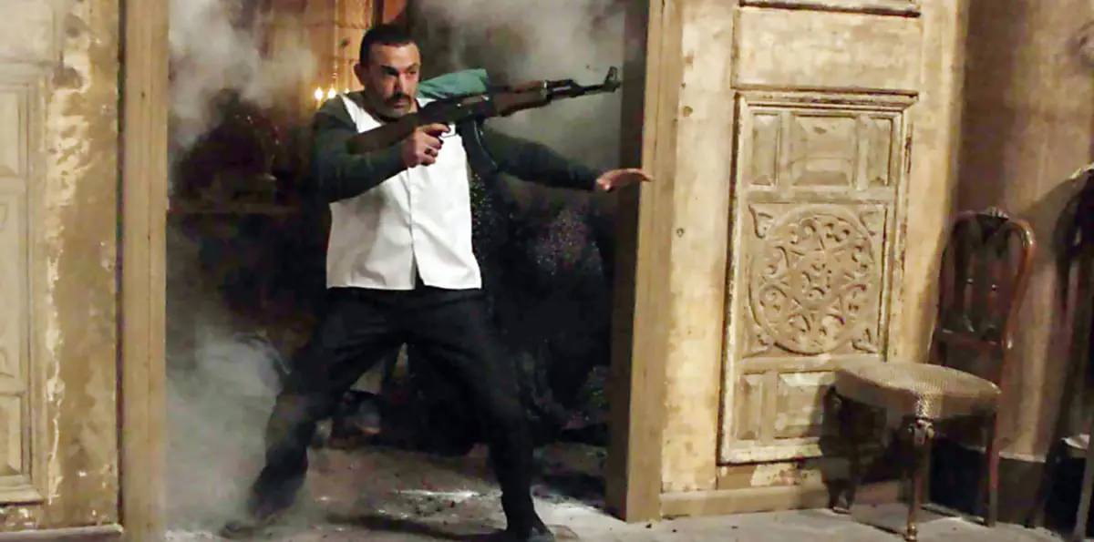 بالصور.. أحمد السقا تواجد بشكل سرّي في مبنى مهجور لهذا السبب