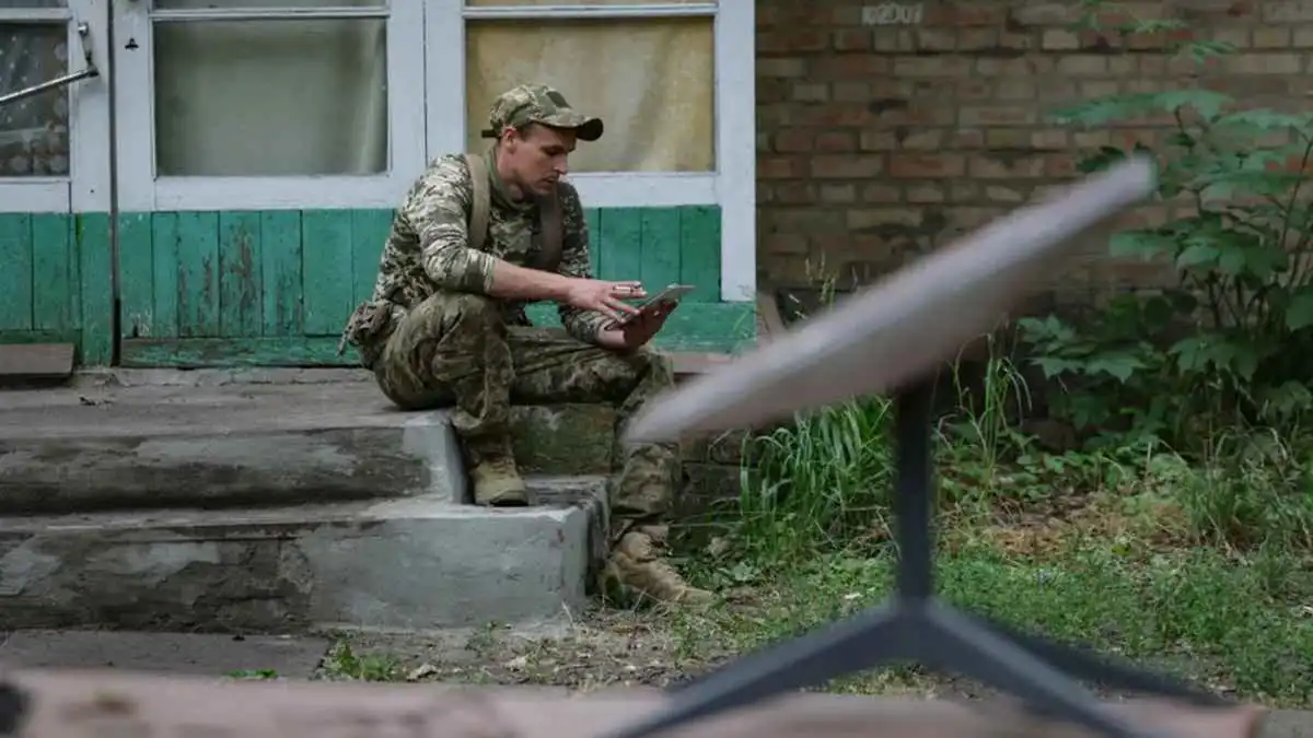 الحرب تمتد إلى الفضاء.. ماذا يعني التلويح الروسي بضرب ستارلينك؟