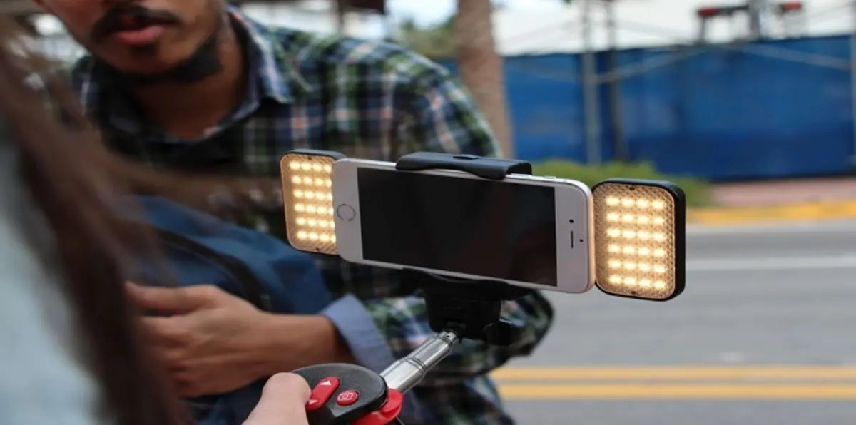 دفع آلاف الدولارات.. صورة "سيلفي" جنونية أوقعت هذا الشاب في مأزق (صورة)