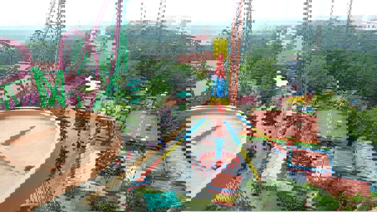 سقوط لعبة ملاهي وإصابات بين مرتاديها بالهند