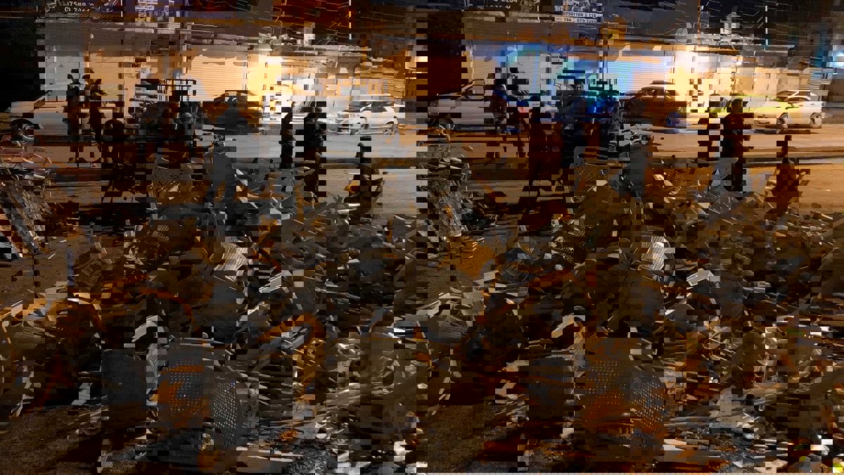 قتيلان بالرصاص في كردستان العراق والمتظاهرون يحرقون مقار حزبية