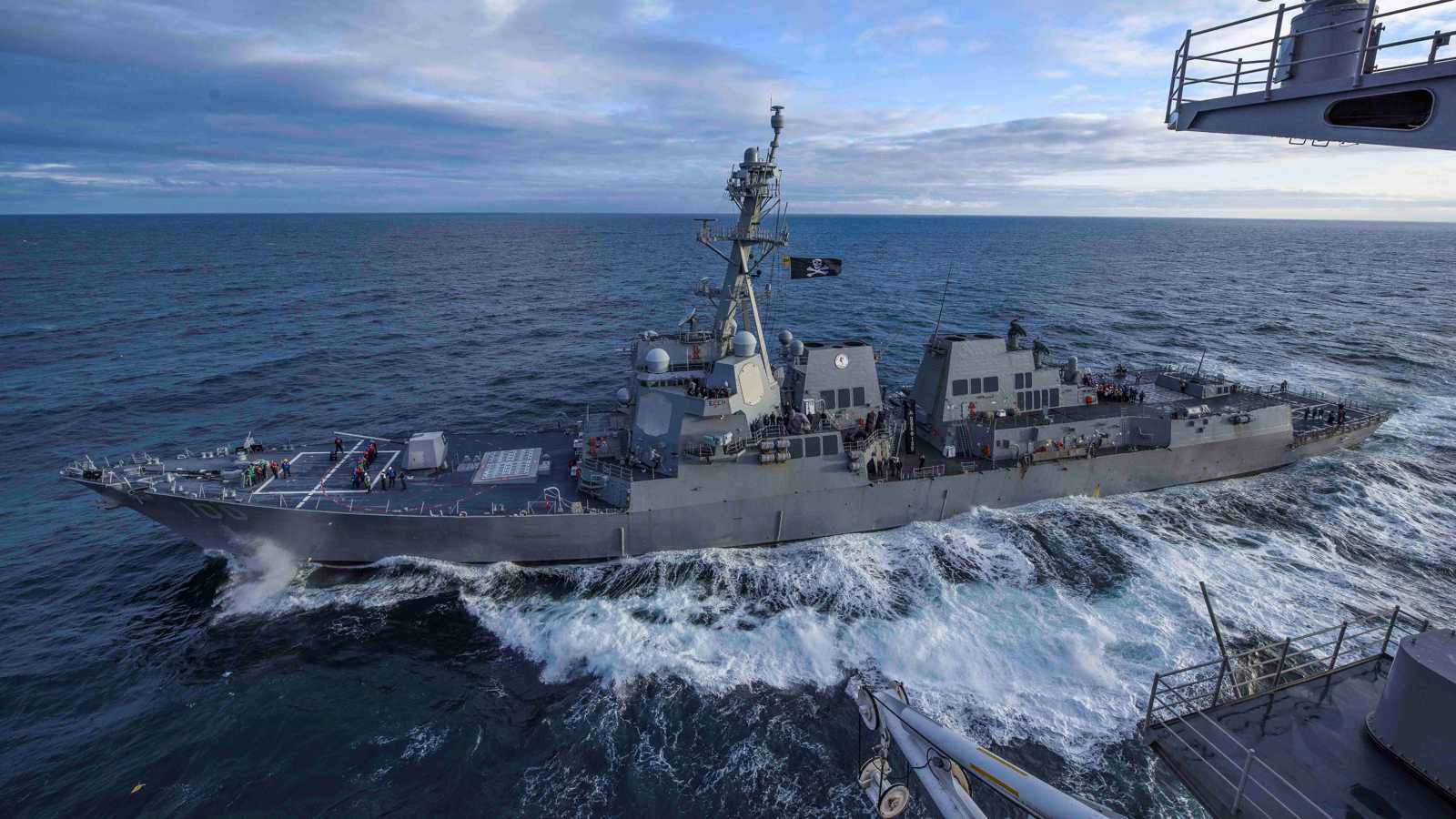 أمريكا تعمل على اعتراض سفينة خاضعة للعقوبات قبالة ساحل فنزويلا