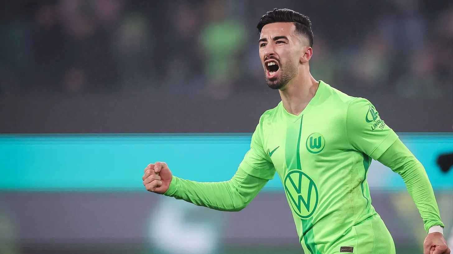 خطوة واحدة تفصل الجزائري عمورة عن الانتقال لبنفيكا