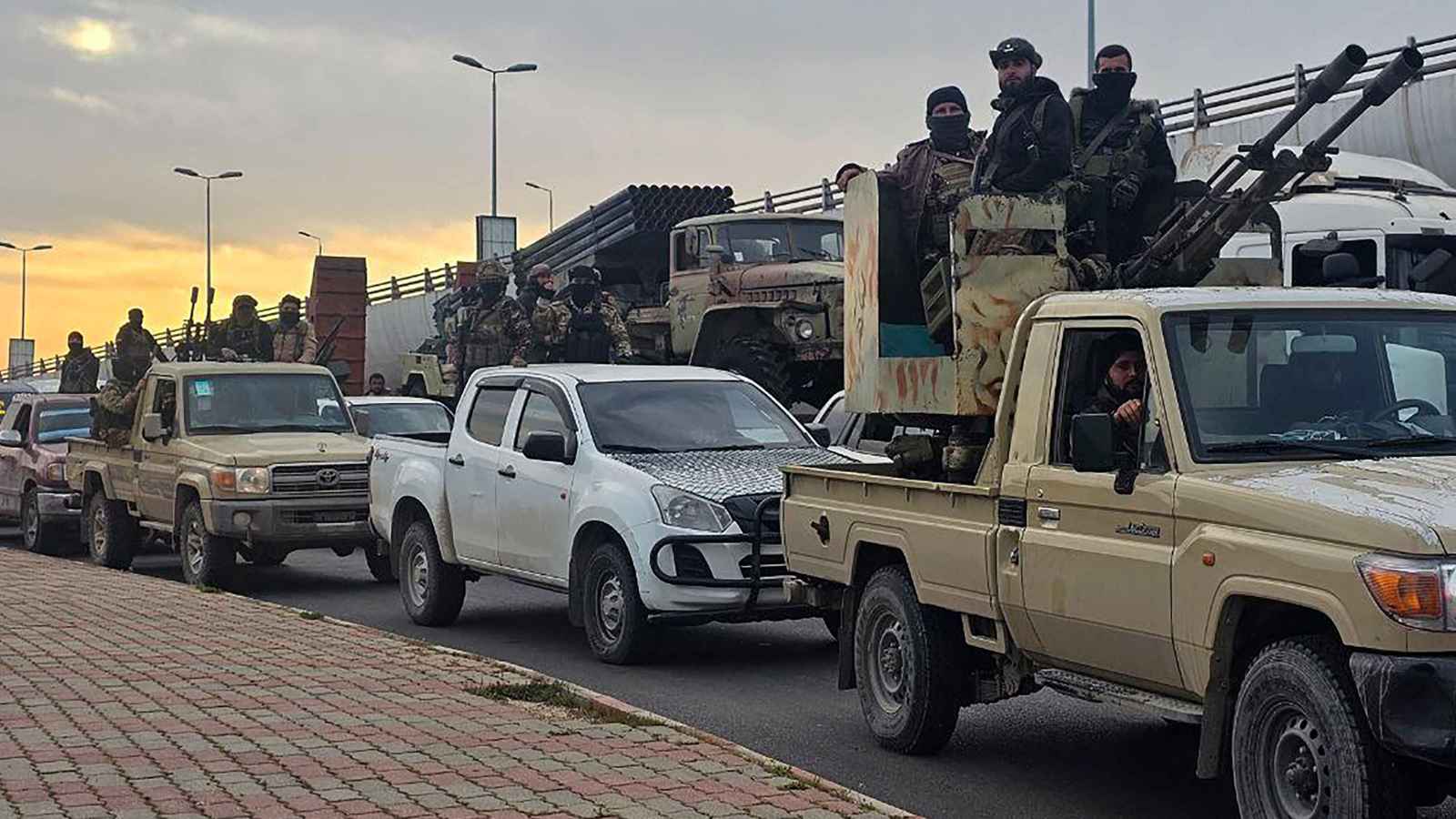 مدير المرصد السوري يرجح وقوف إيران وراء التصعيد في الساحل