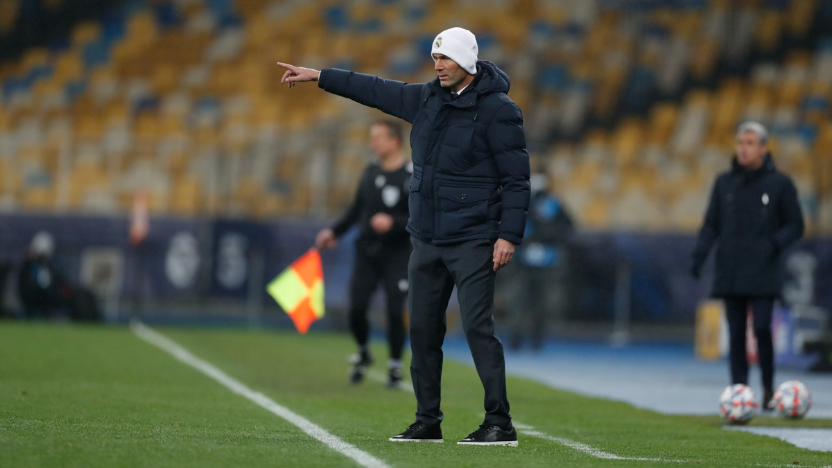 مباراة ريال مدريد وإشبيلية.. زيدان يريد وضع حد لهزائم الملكي وغرفة الملابس تدعمه